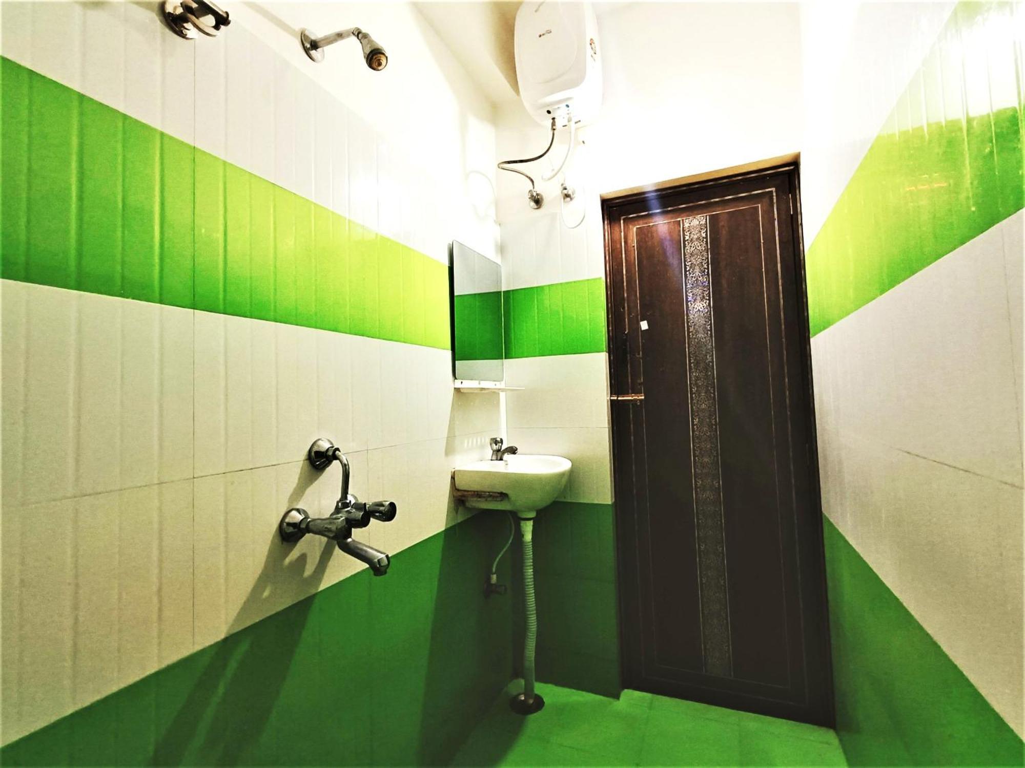 Goroomgo Krishna Residency Puri Near Sea Beach - Spacious Room With Excellent Service Awarded - Best Seller Exterior foto